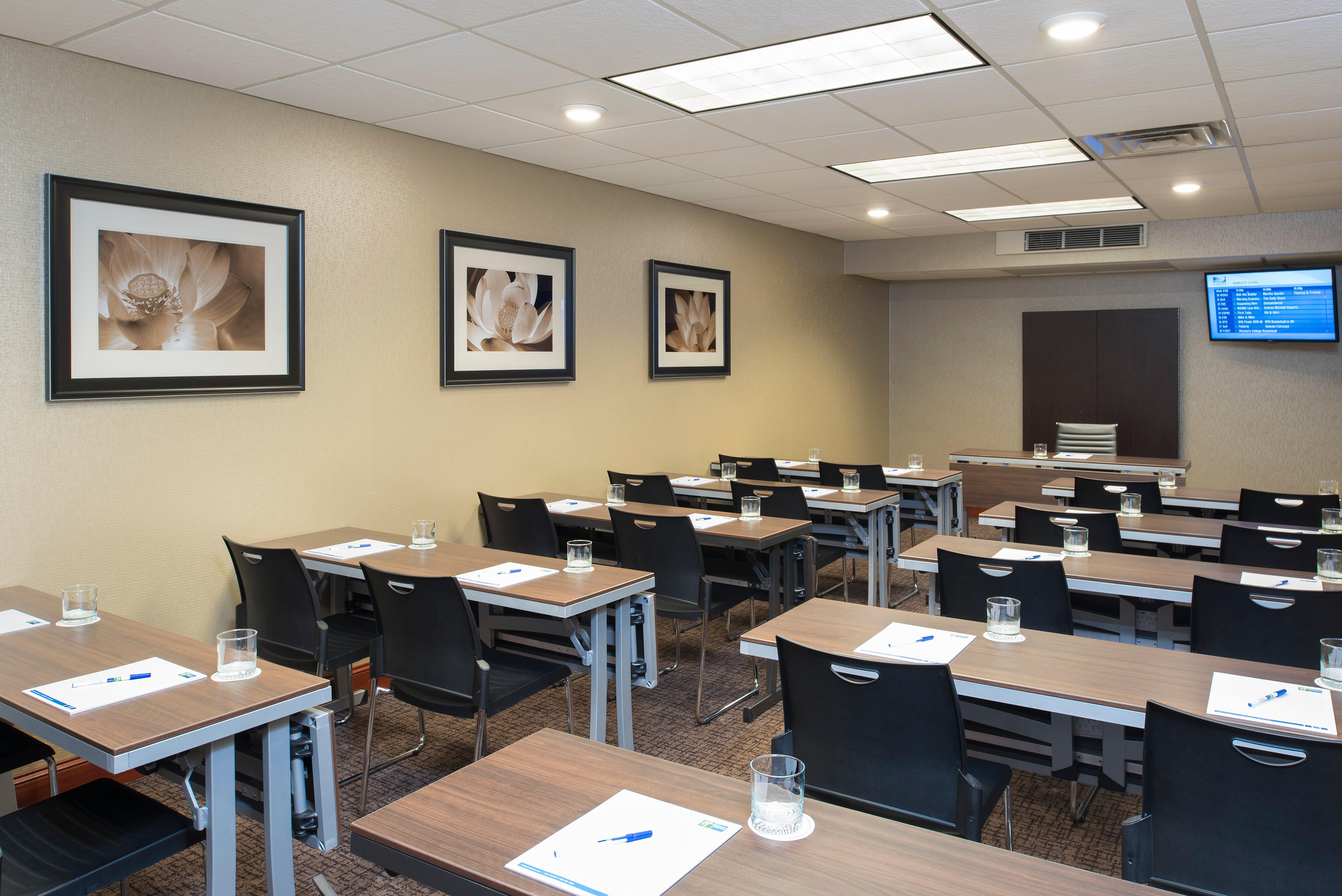 Holiday Inn Express Hotel & Suites Grand Rapids-North By Ihg Walker Esterno foto