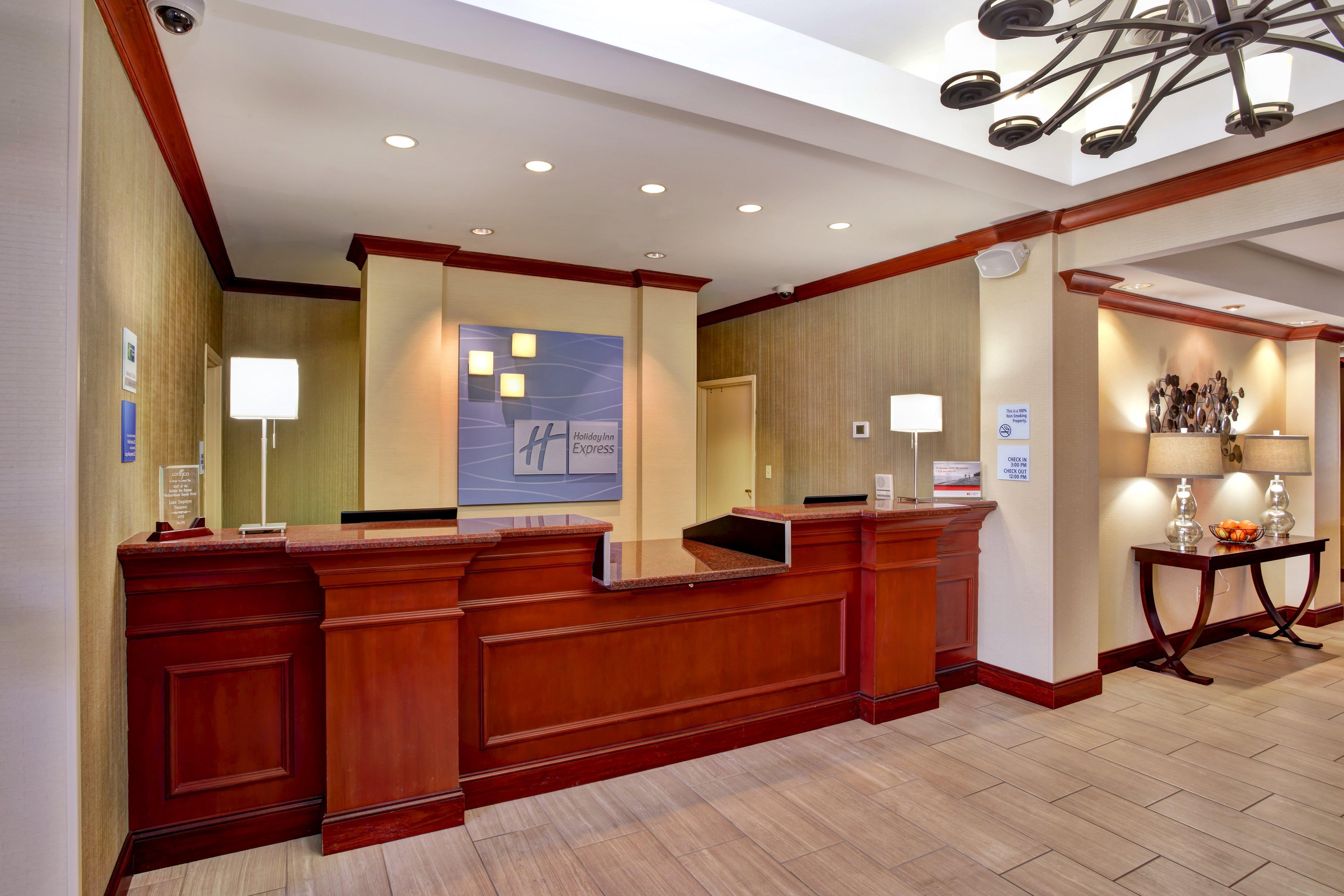 Holiday Inn Express Hotel & Suites Grand Rapids-North By Ihg Walker Esterno foto