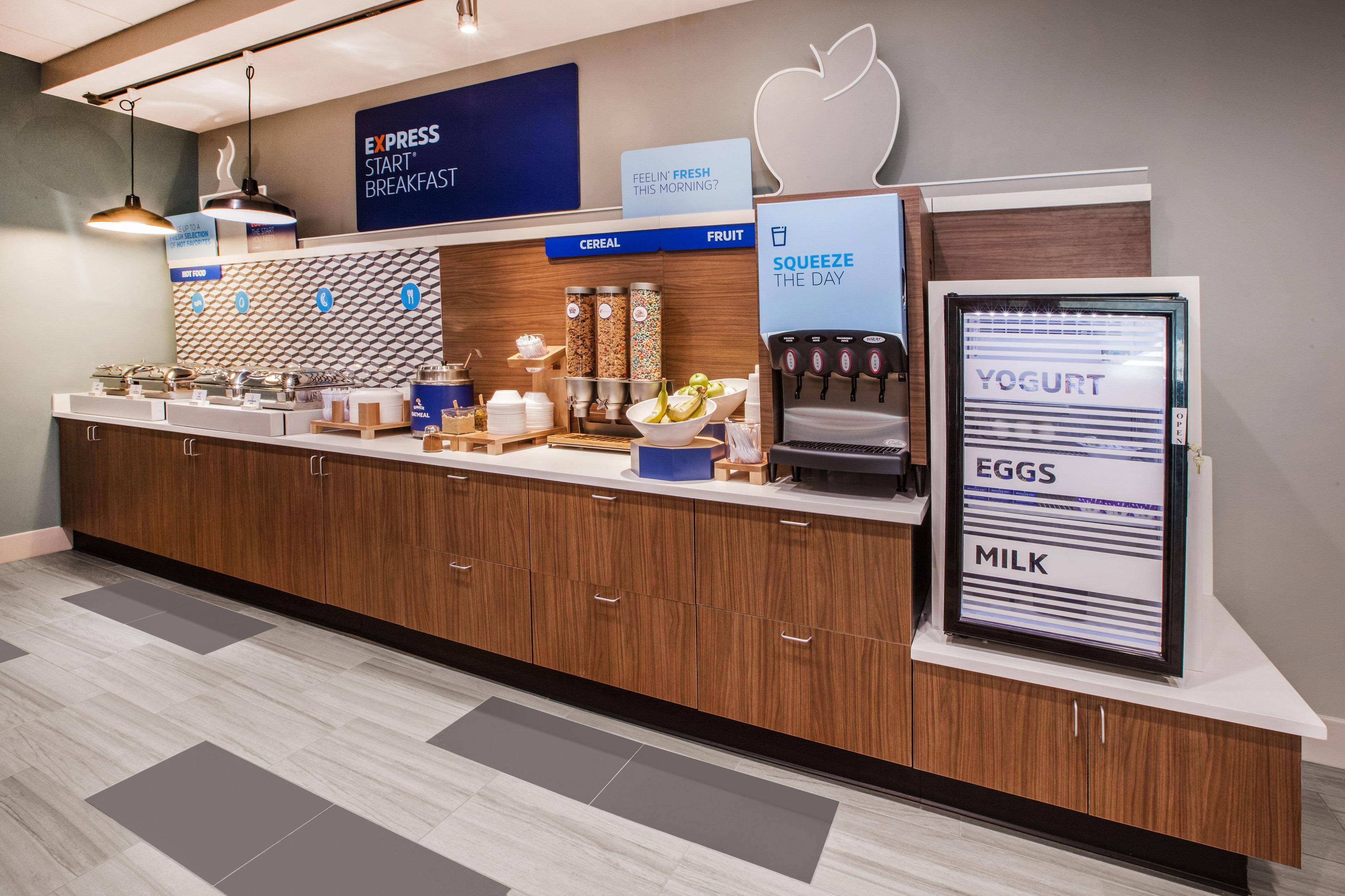 Holiday Inn Express Hotel & Suites Grand Rapids-North By Ihg Walker Esterno foto