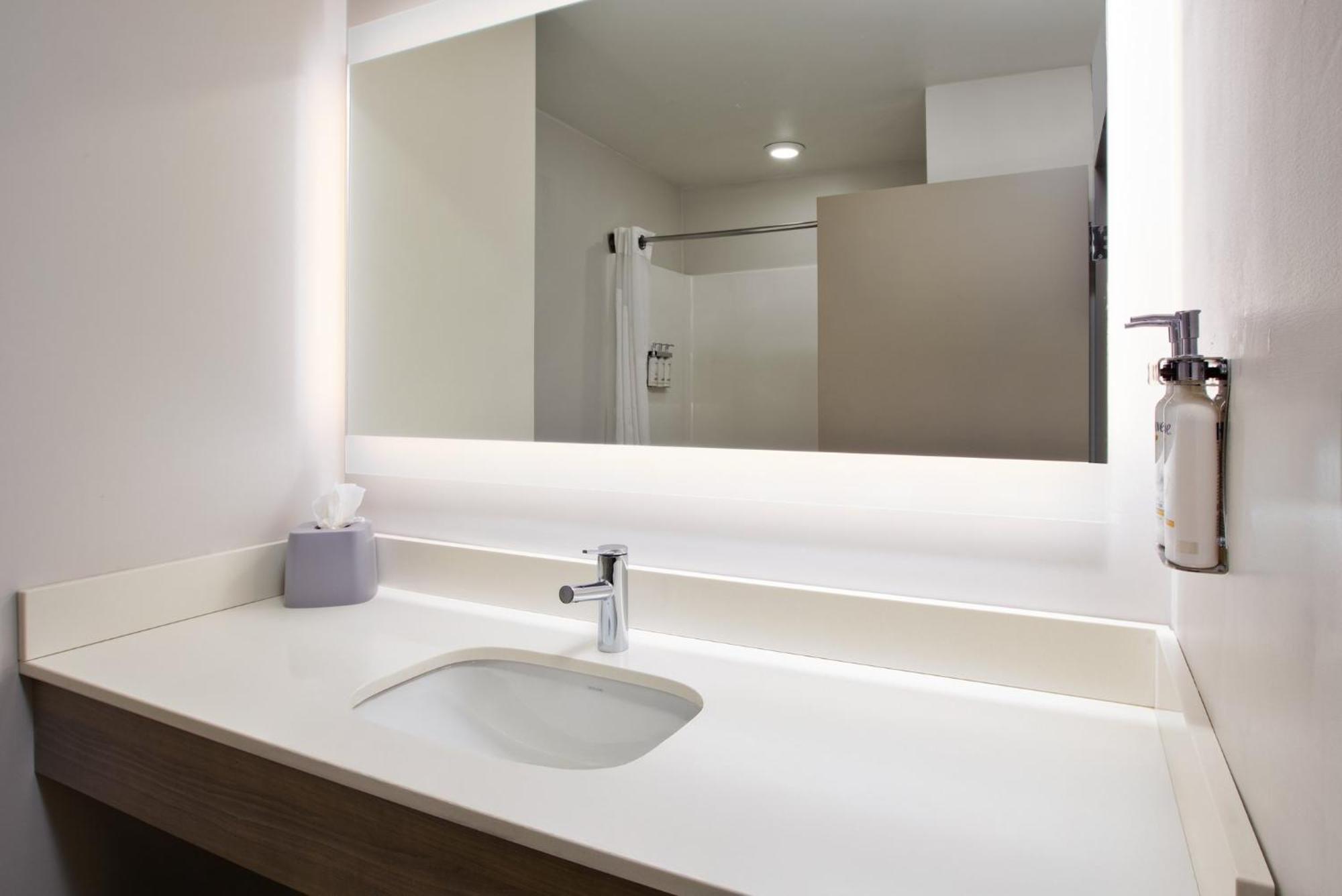 Holiday Inn Express Hotel & Suites Grand Rapids-North By Ihg Walker Esterno foto