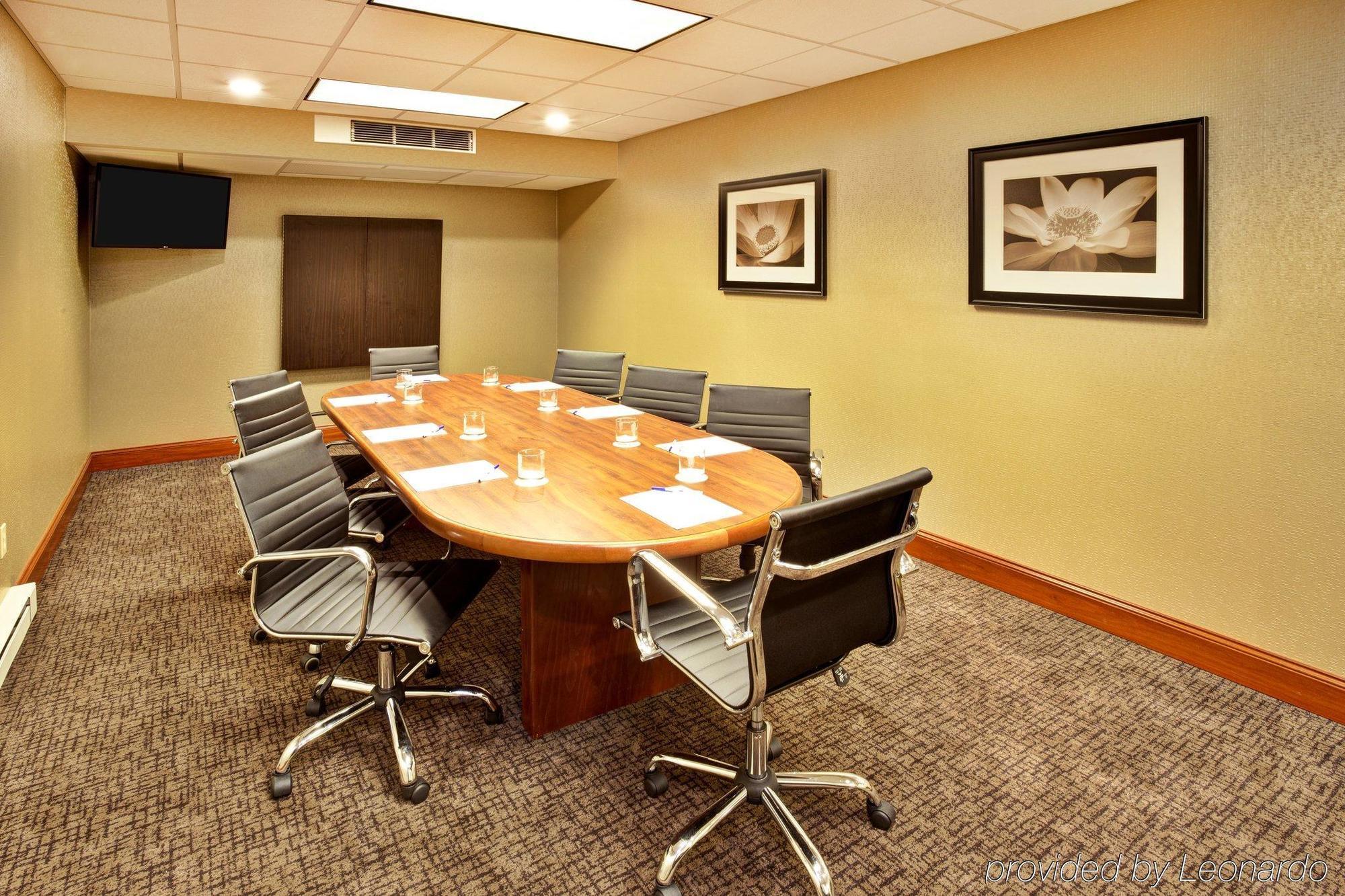 Holiday Inn Express Hotel & Suites Grand Rapids-North By Ihg Walker Esterno foto